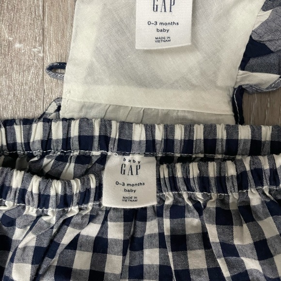 Baby Gap Gingham navy and white 2 piece set 0-3 - Picture 2 of 5
